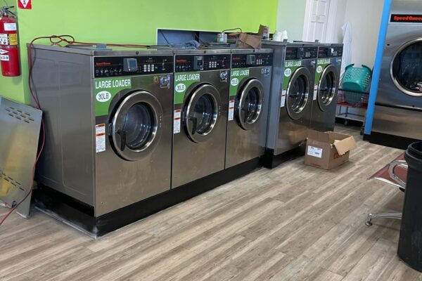 Reliable Uniform Laundry Services for Woodford Businesses by Splash ‘Em Out